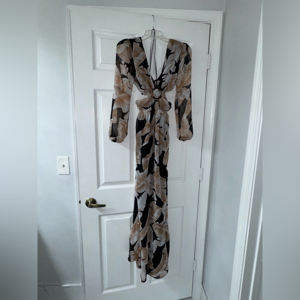VICI BLACK AND TAN PALM PRINT SIDE CUTOUT DRESS - Picture 2 of 5